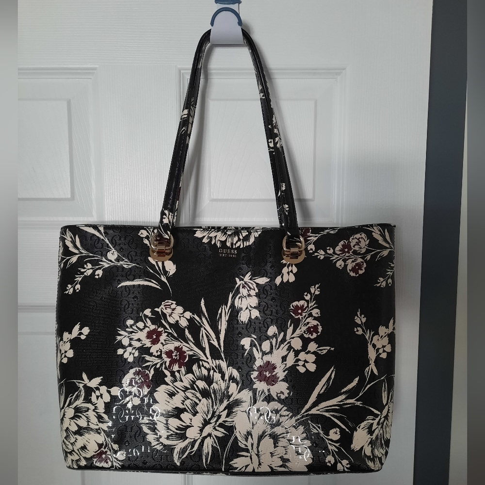 Guess purse